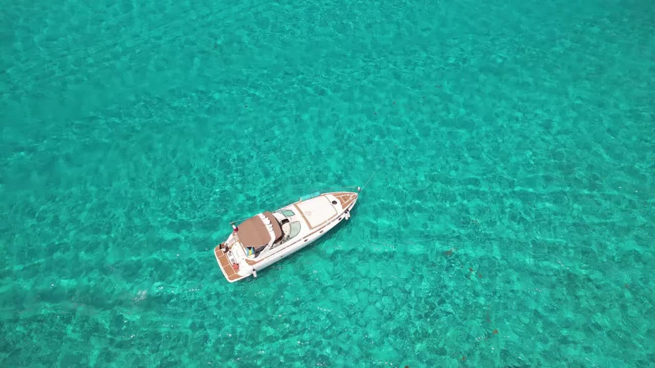 A wide-open Caribbean route with the yacht as your private base